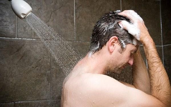tắm nước nóng dễ yếu sinh lý